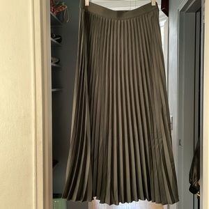 Hunter Green Pleated Maxi Skirt
